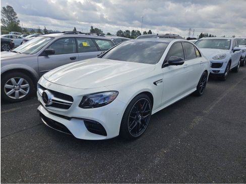 Used 2018 Mercedes-Benz E 63 AMG S image 4