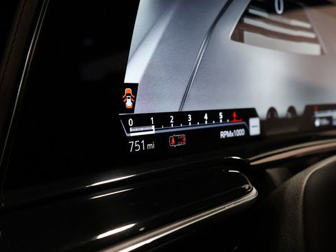 Used 2023 Cadillac Escalade Premium Luxury image 31