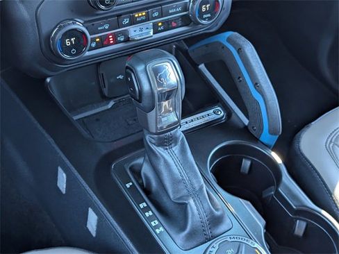 Used 2023 Ford Bronco Wildtrak image 29