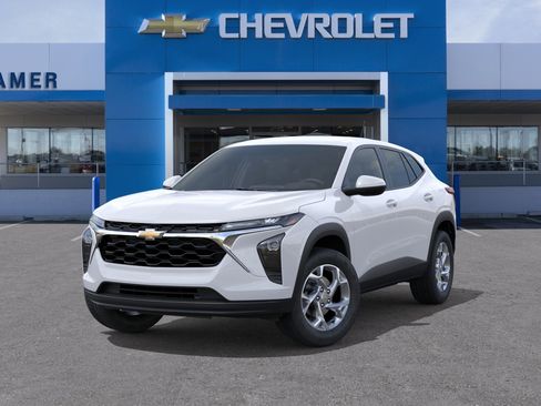 New 2026 Chevrolet Trax LS w/ LS Convenience Package FWD image 30