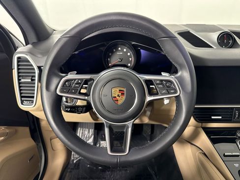 Certified 2023 Porsche Cayenne AWD/4WD image 36