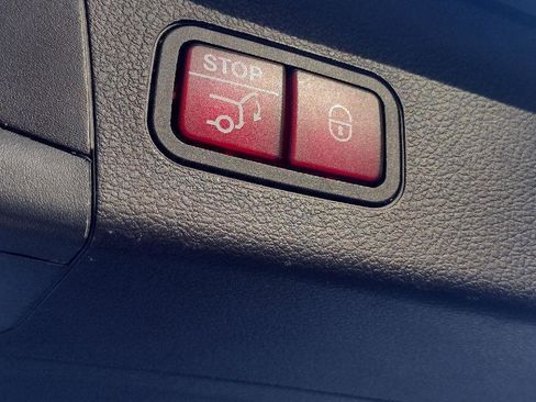 Used 2022 Mercedes-Benz GLS 450 4MATIC image 30