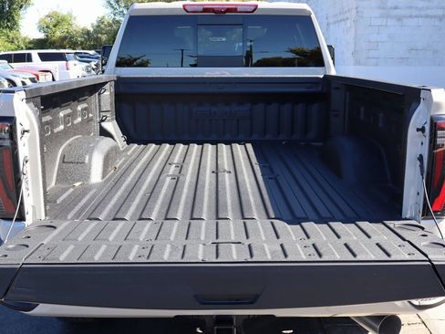 New 2026 GMC Sierra 1500 SLT w/ SLT Premium Plus Package image 8