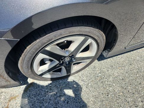 Used 2016 Toyota Prius Three Touring FWD image 9