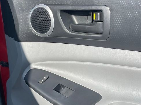 Used 2012 Toyota Tacoma 4x4 Double Cab image 14