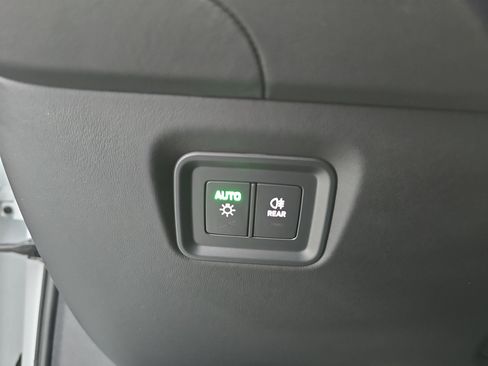 Used 2024 Porsche Cayenne S image 26