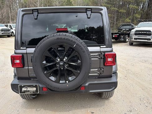 Used 2025 Jeep Wrangler Sahara w/ Safety Group AWD/4WD image 9