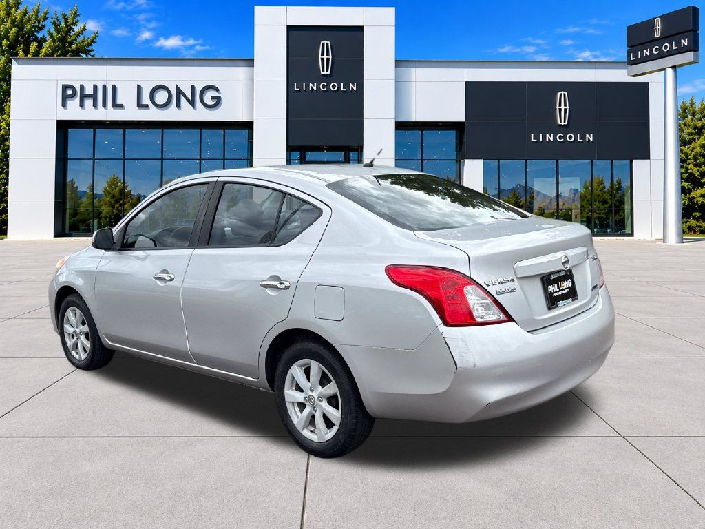 Used 2012 Nissan Versa FWD image 6