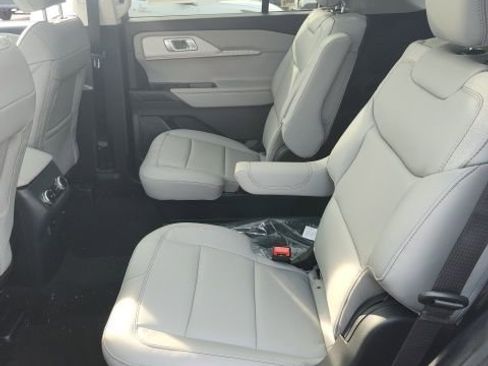 New 2026 Ford Explorer Active w/ Active Comfort Package image 29