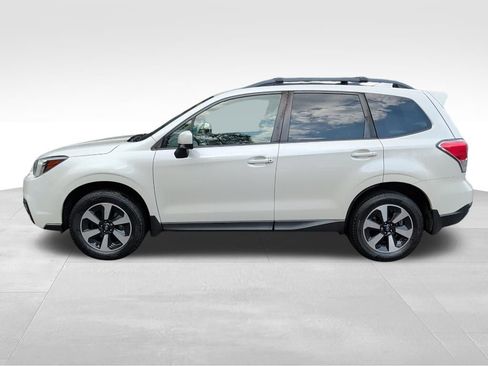 Used 2018 Subaru Forester 2.5i Premium w/ All-Weather Package AWD/4WD image 2