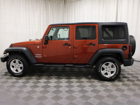 Used 2014 Jeep Wrangler Unlimited Sport w/ Quick Order Package 24S AWD/4WD image 25