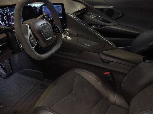 Used 2023 Chevrolet Corvette Stingray Premium Cpe w/ Z51 Performance Package image 3