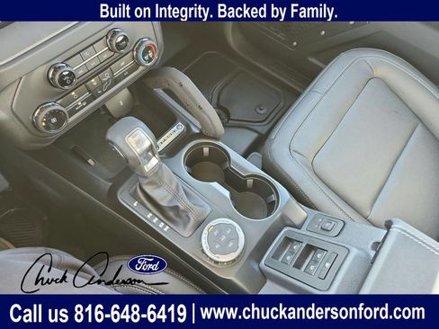 New 2025 Ford Bronco Badlands w/ Sasquatch Package AWD/4WD image 16