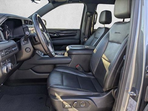 Used 2021 GMC Yukon Denali w/ Denali Premium Package image 19