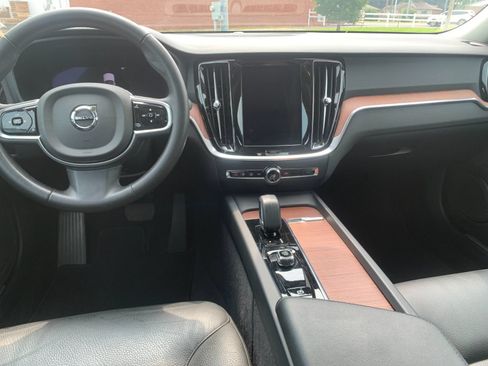 Used 2025 Volvo S60 B5 Plus AWD/4WD image 17