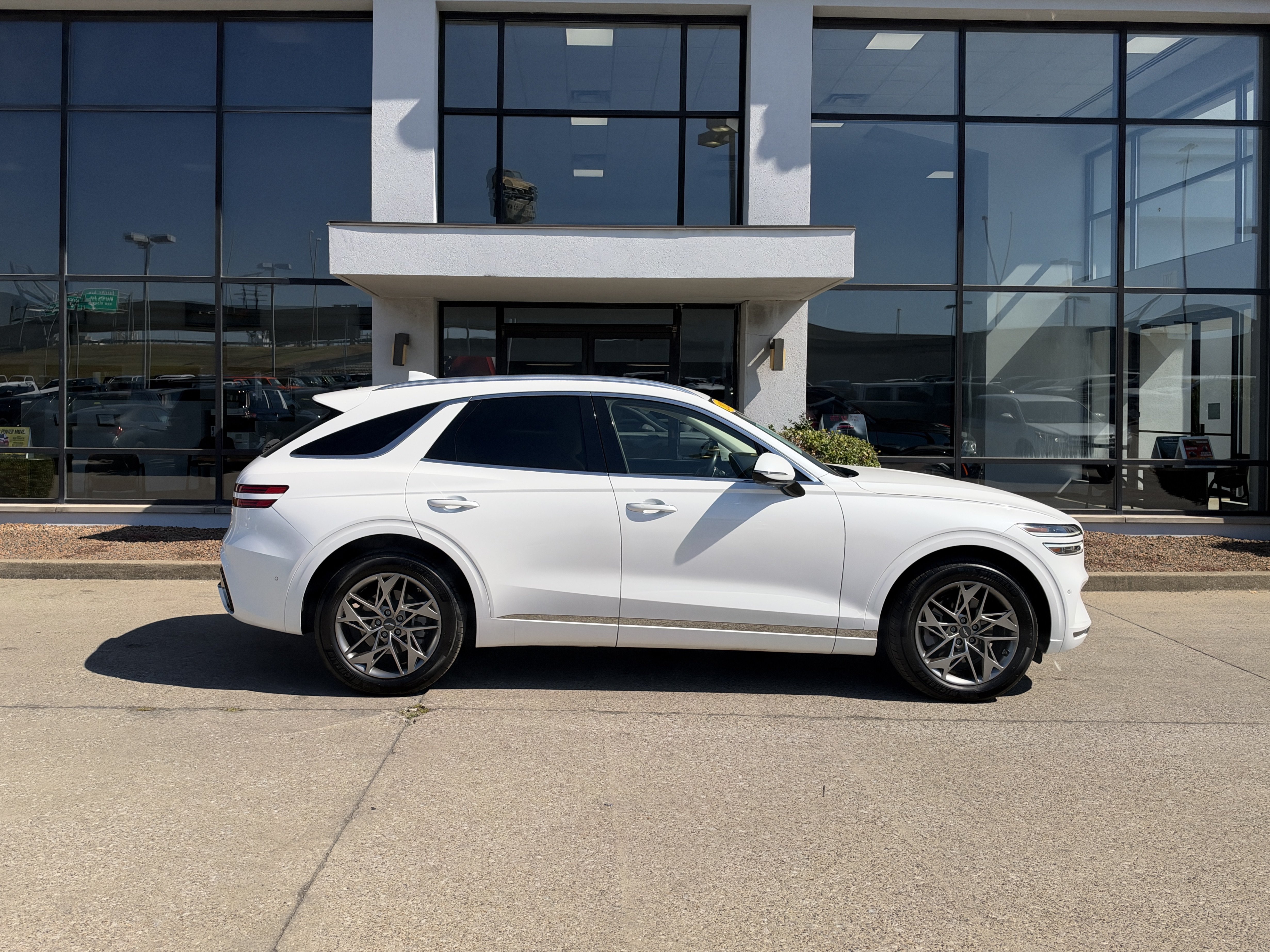 Used 2022 Genesis GV70 2.5T w/ Advanced Package AWD/4WD image 3