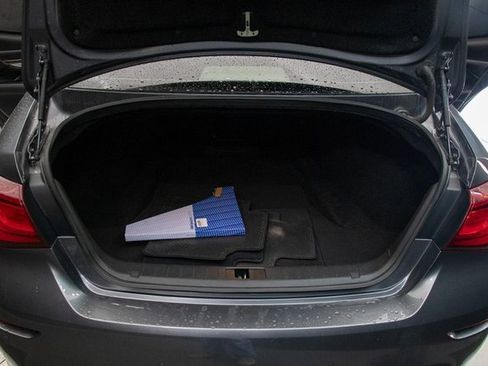 Used 2016 INFINITI Q70 3.7 w/ Deluxe Touring Package image 19