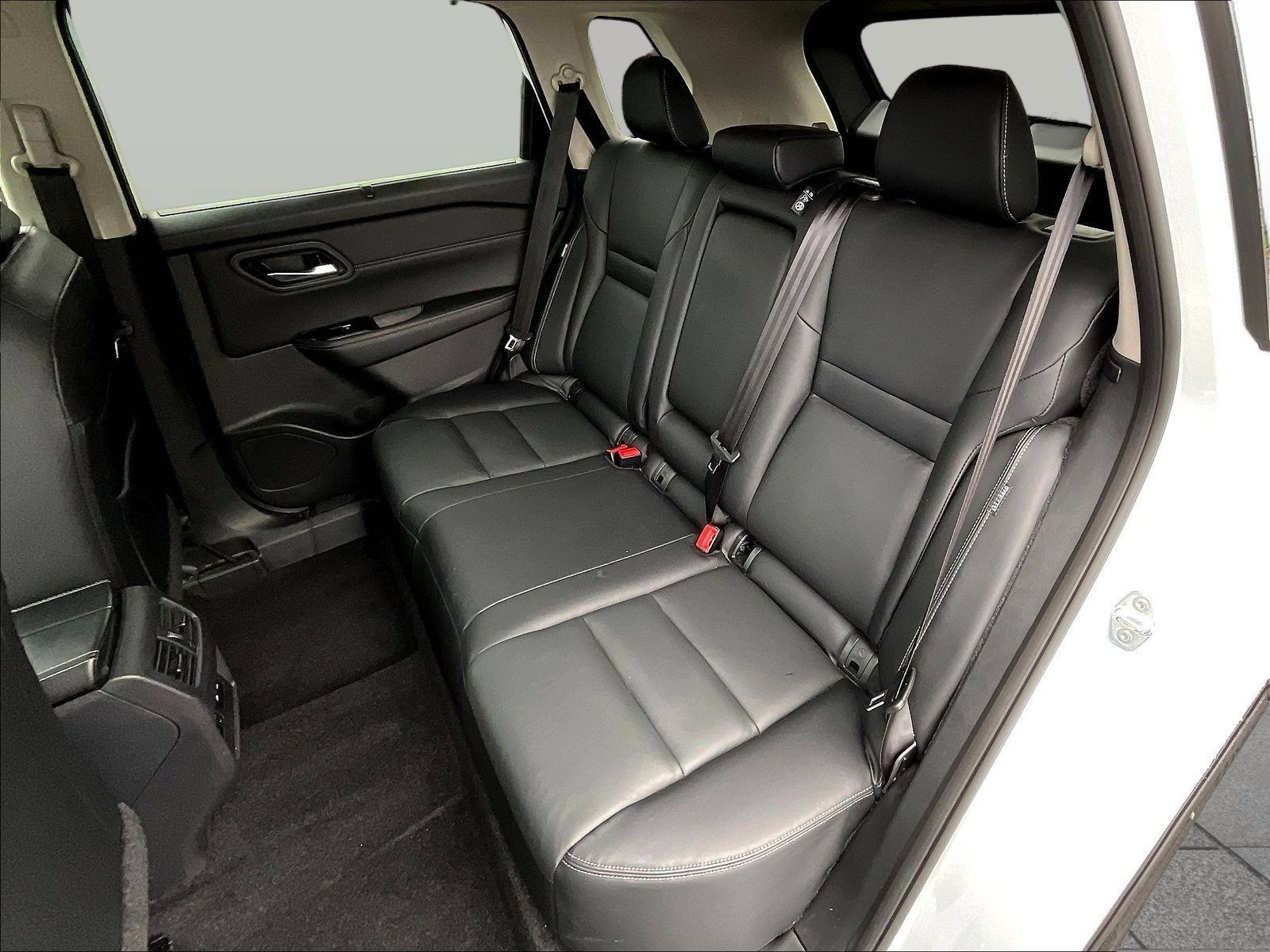 Certified 2024 Nissan Rogue SL w/ SL Premium Package AWD/4WD image 25