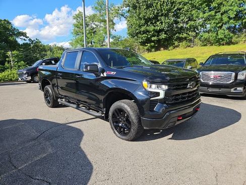 Used 2022 Chevrolet Silverado 1500 LT Trail Boss w/ Convenience Package II AWD/4WD image 3