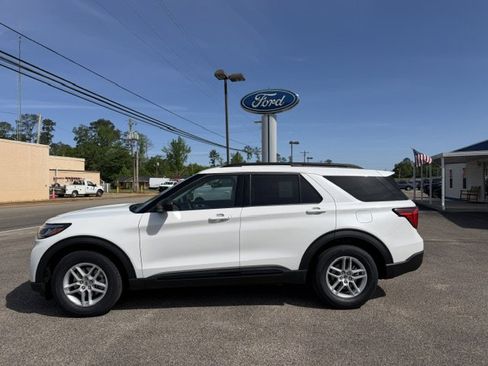 New 2026 Ford Explorer Active RWD image 1