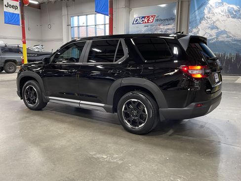 Used 2025 Honda Pilot EX-L image 3