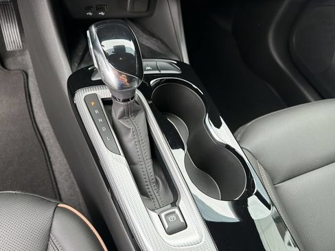 Certified 2025 Buick Envista Avenir FWD image 30
