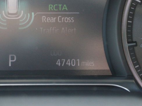 Used 2023 Toyota Venza XLE AWD/4WD image 34