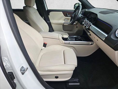 Used 2023 Mercedes-Benz EQB 300 4MATIC w/ Exclusive Package image 21