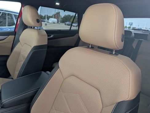 Used 2024 Volkswagen Atlas Cross Sport SE w/ Panoramic Sunroof Package FWD image 10