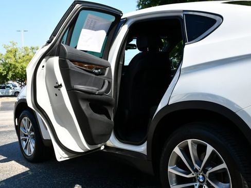 Used 2018 BMW X6 xDrive35i AWD/4WD image 19