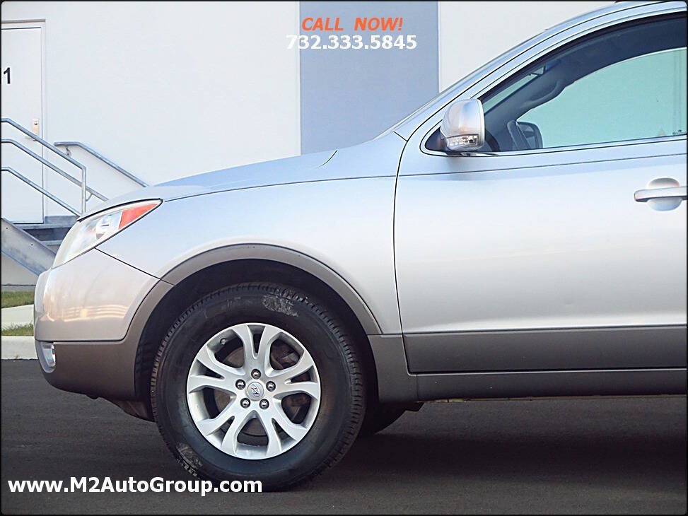 Used 2010 Hyundai Veracruz GLS FWD image 17