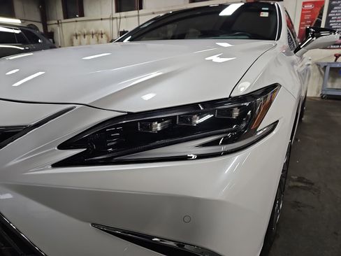 Used 2025 Lexus ES 350 Ultra Luxury image 32