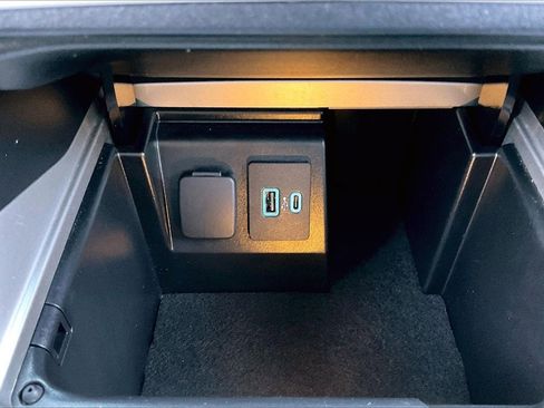 Used 2023 Ford Explorer Limited w/ Equipment Group 301A image 32