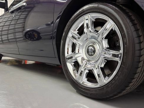 Used 2010 Rolls-Royce Ghost RWD image 23
