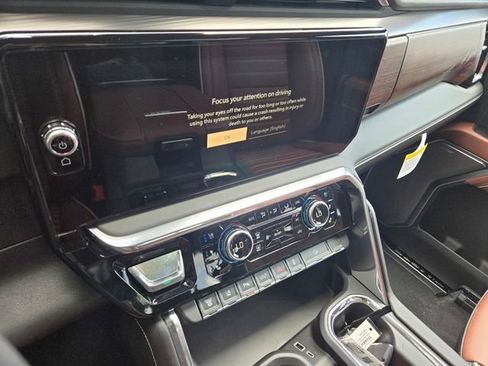 New 2026 GMC Sierra 2500 Denali Ultimate AWD/4WD image 14
