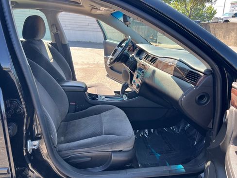 Used 2014 Chevrolet Impala LT w/ LT Sunroof Package image 12