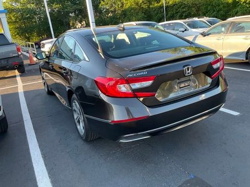 Used 2018 Honda Accord EX image 9