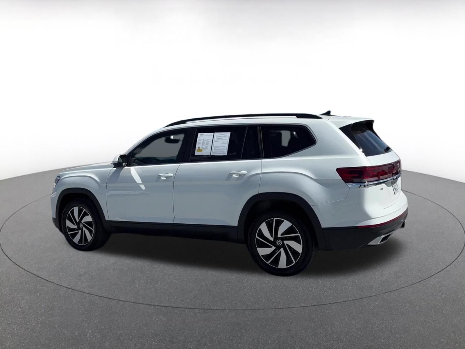 Used 2026 Volkswagen Atlas SE FWD image 9