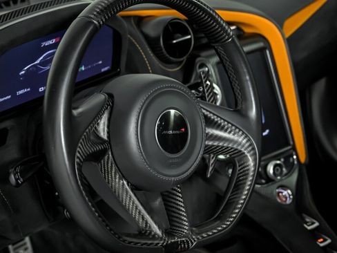 Used 2018 McLaren 720S Performance RWD image 21