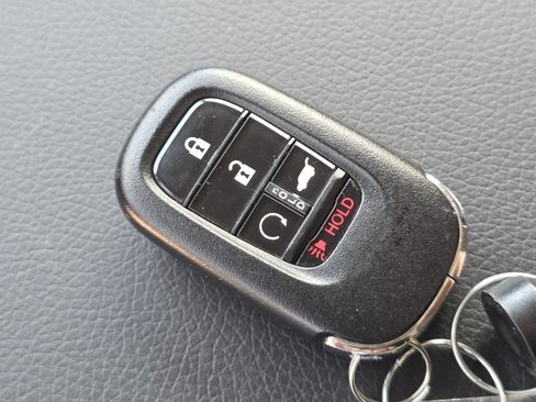 Used 2025 Honda Pilot EX-L image 32