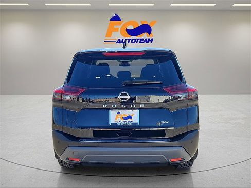 Used 2023 Nissan Rogue SV image 4