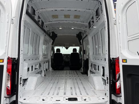 Used 2023 Ford Transit 250 148 High Roof image 9