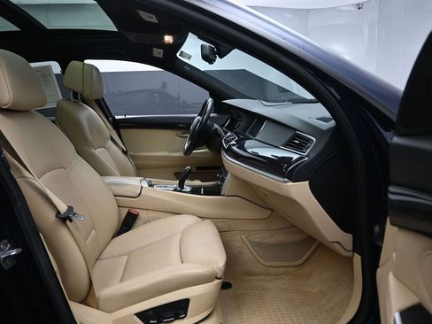 Used 2013 BMW 535i Gran Turismo xDrive image 26