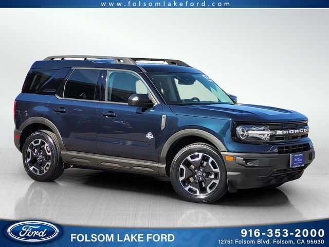 Certified 2022 Ford Bronco Sport Outer Banks w/ Tech Package AWD/4WD image 1