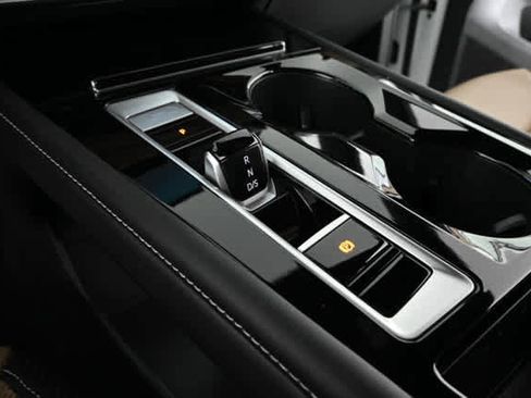 Used 2024 Volkswagen Atlas Cross Sport SE w/ Black Wheel Package AWD/4WD image 25