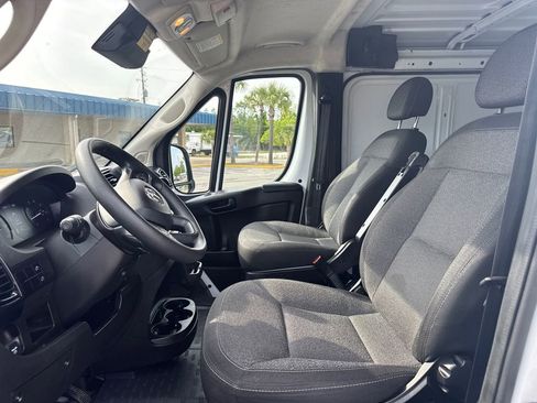 Used 2023 RAM ProMaster 2500 FWD image 12