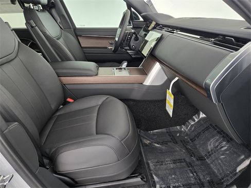 New 2026 Land Rover Range Rover SE image 3