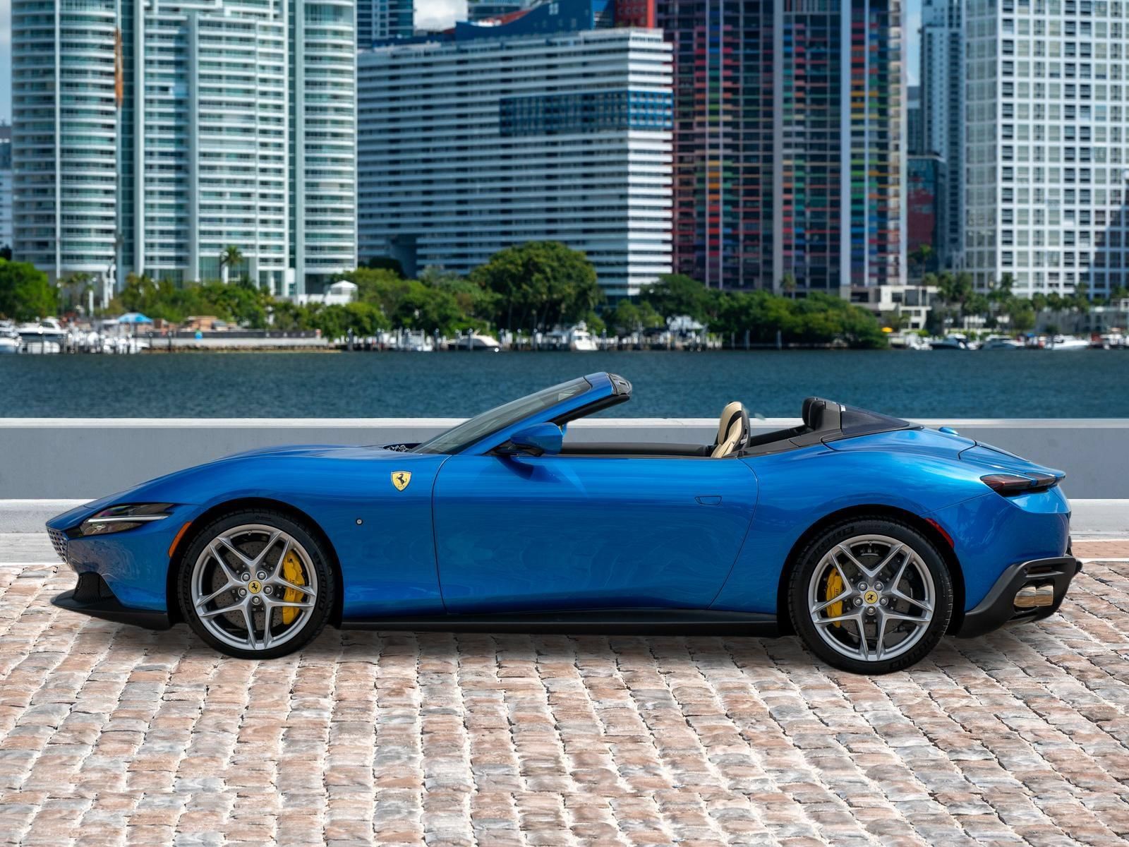 Used 2026 Ferrari Roma Spider RWD image 10