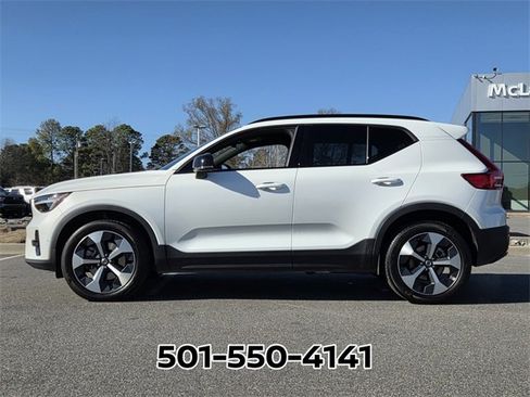 Used 2025 Volvo XC40 B5 Plus image 2