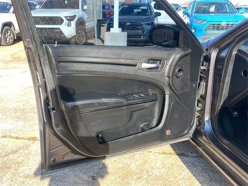 Used 2015 Chrysler 300 S image 18